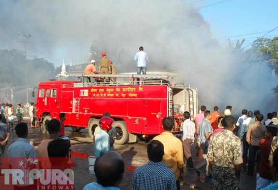 Panic grips as fire broke out in front of ONGC first gate, about 7 shops gutted in fire